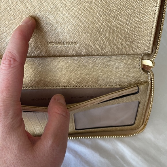 Michael Kors metallic wristlet - Picture 6 of 10
